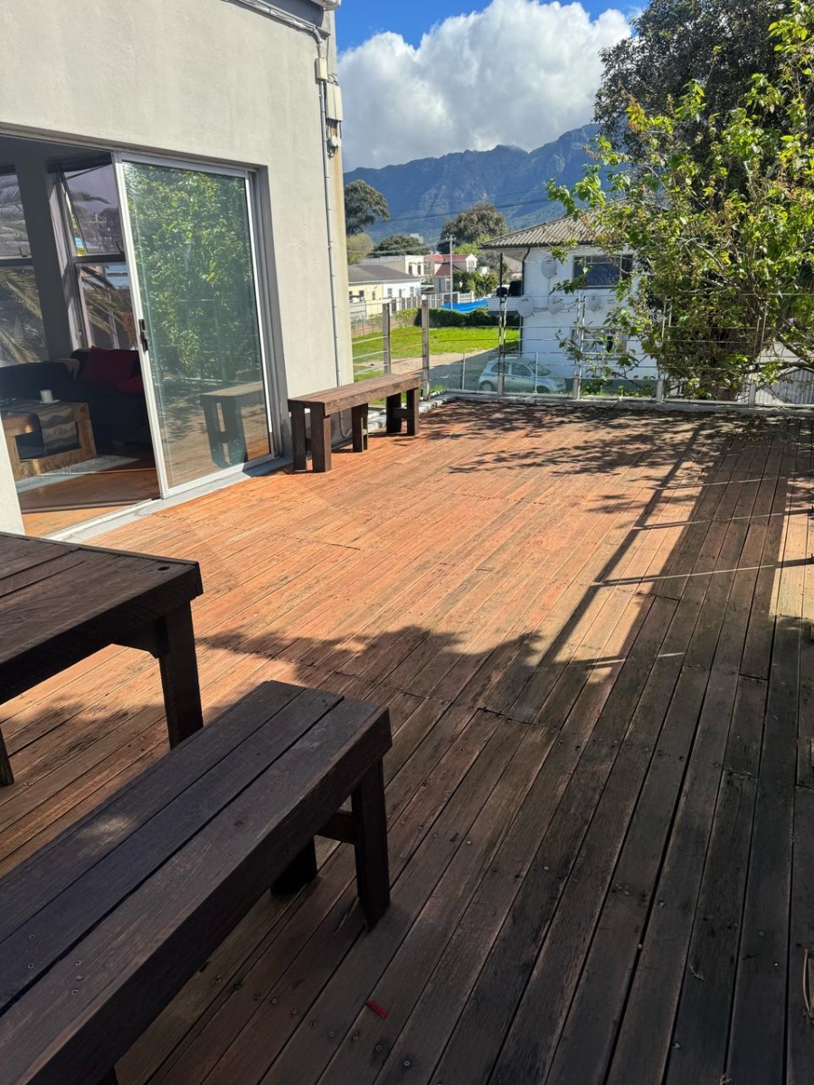 To Let commercial Property for Rent in Claremont Western Cape